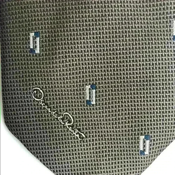 Oscar de la Renta Men’s Tie. - Picture 3 of 6